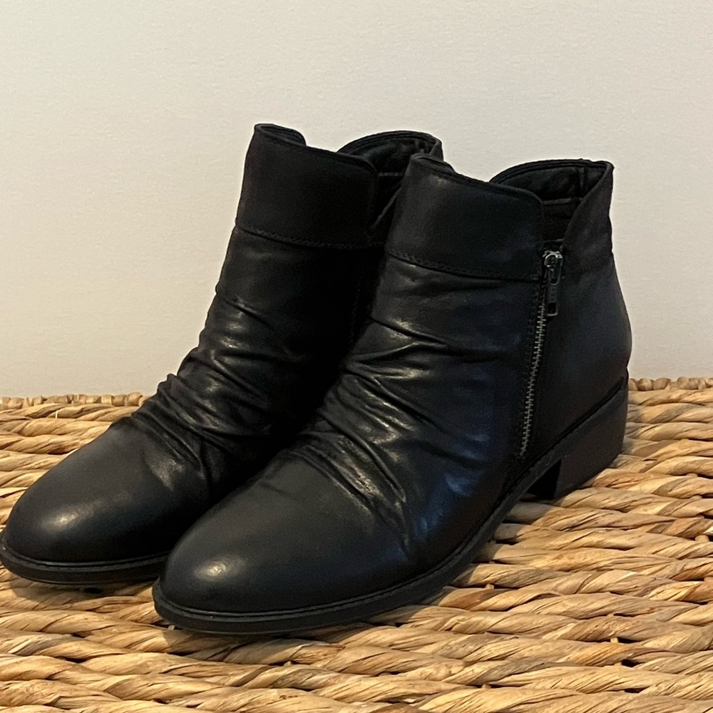 Baretraps ankle booties, 11M, black